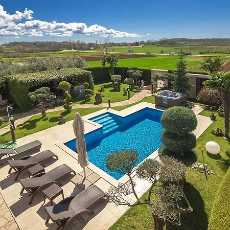 アパート Goran By Briskva ポレッチ