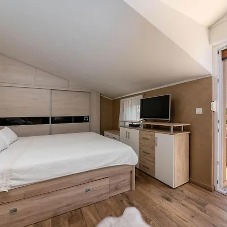 Goran By Briskva アパート