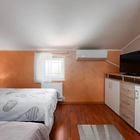 Goran By Briskva ポレッチ