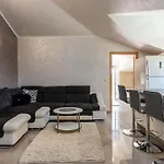 Apartment Goran By Briskva Porec
